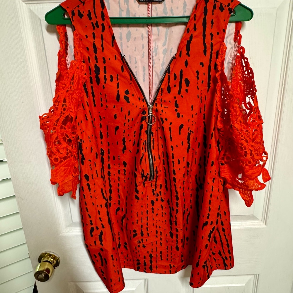 Red Orange Cold-Shoulder Lace Sleeve Top with Front Zip XXL